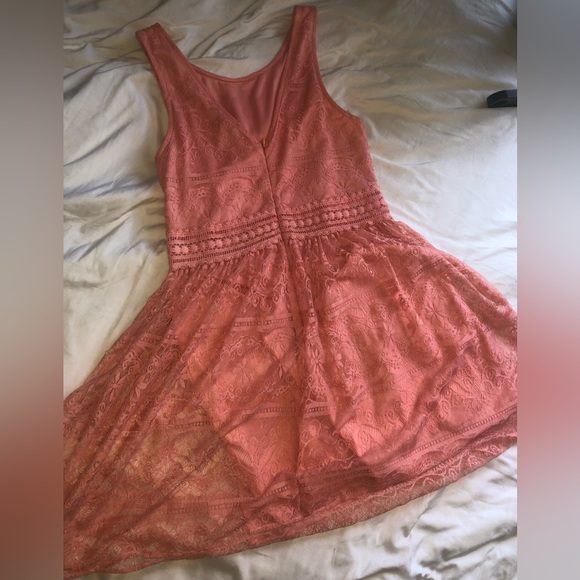 Pink alter dress with transparent lace midsection - Picture 2 of 4